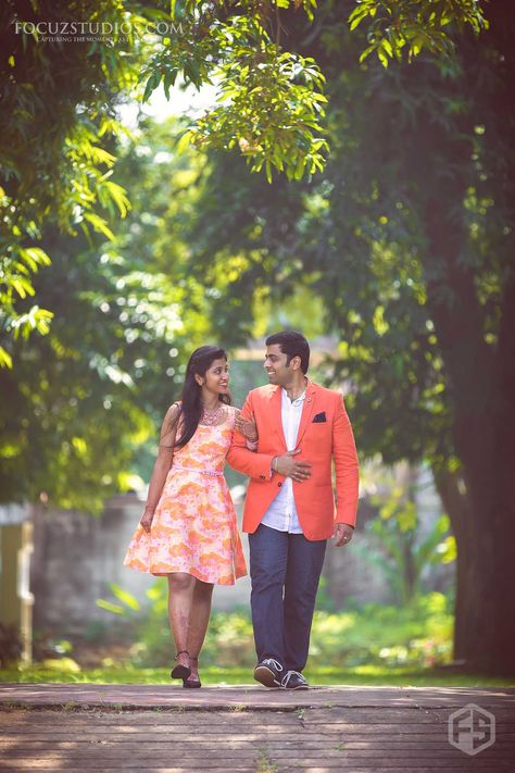 A Fun Filled Telugu Wedding in Koyambedu Chennai Wedding Stills Telugu Outdoor, Outdoor Stills For Couple, Wedding Stills Telugu, Preeweding Shoot, Pre Wedding Photoshoot Outdoor Romantic, Outdoor Stills, Couple Shoot Ideas, Pre Wedding Photoshoot Props, Wedding Stills