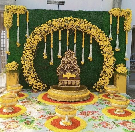 Mangalasnanam Decorations For Groom, Sashtiapthapoorthi Decoration, Stage Decorations Reception, Background Flower Decoration For Pooja, Background Decoration For Engagement, Haldi Theme Ideas, Home Haldi Decor, Haldi Function Decoration At Home, House Decoration For Wedding Indian