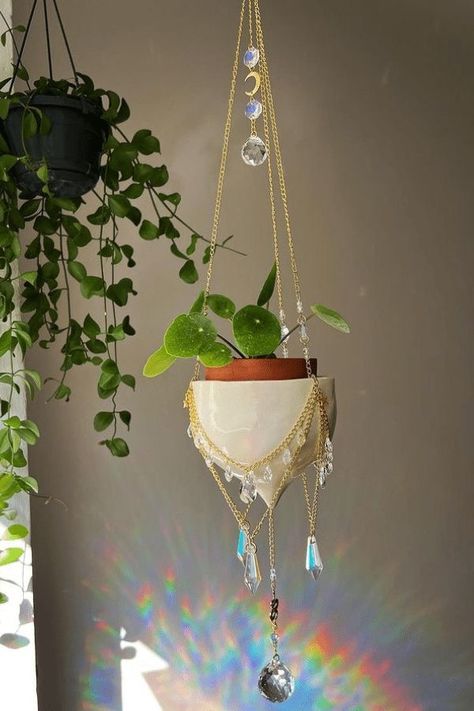 Crystals For Suncatchers, How To Hang A Suncatcher, Diy Suncatcher Planter, Diy Crystal Suncatcher Window, Hanging Crystals Diy How To Make, Suncatcher Room Aesthetic, Crystal Mobile Diy, Suncatcher Plant Hanger, Sun Catcher Plant Hanger