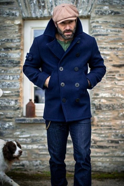 Peacoat Outfit, Peacoat Men, Winter Coat Outfits, Mens Fashion Rugged, Hipster Mens Fashion, Mens Winter Coat, Cooler Look, Mens Winter Fashion, Coat Outfits