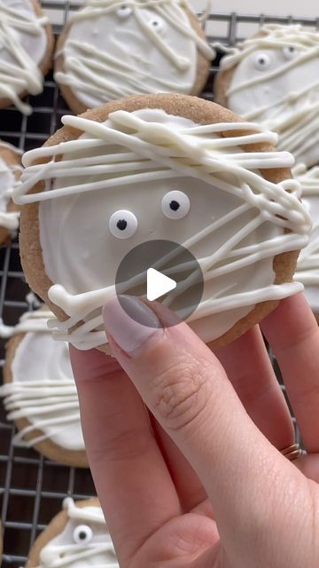 @thefeedfeed on Instagram: "Comment ‘RECIPE’ to have this Mummy Shortbread Cookie recipe by @karlaharmer sent to your DMs 🍪 Video by Feedfeed’s @lmsthompson

These spiced shortbread cookies are the perfect way to celebrate spooky season! Get the full recipe @thefeedfeed link in bio and keep tagging #feedfeed for a chance to be featured.

INGREDIENTS:
1/2 cup (1 stick) unsalted butter, softened
1/4 cup powdered sugar
2 teaspoons vanilla extract
1 teaspoon ground cinnamon
1/2 teaspoon ground nutmeg
1/2 teaspoon salt
1 cup all-purpose flour
2 tablespoons milk

TO DECORATE:
1 cup bright white candy melts
24 candy eyes

#easyrecipe #halloween #fallbaking" Spiced Shortbread, Candy Eyes, Cookie Sticks, Shortbread Cookie Recipe, Shortbread Cookie, White Candy, Ground Nutmeg, Fall Baking, Candy Melts