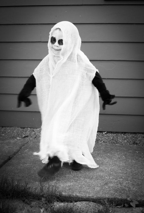 Ghost Costume Kids, Halloween Costumes Kids Homemade, Halloween Ghost Costume, Diy Costumes Kids Boys, Pirate Costume Diy, Toddler Boy Halloween Costumes, Ghost Halloween Costume, Halloween Costumes For 3, Diy Costumes Kids