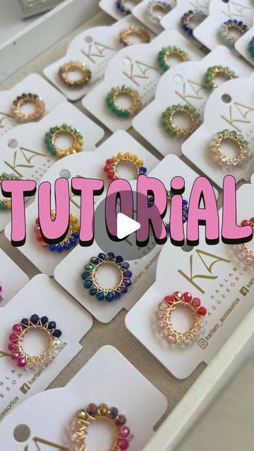 Aretes Diy, Earrings Business, Jewellery Tutorial, Beaded Earrings Diy, Christmas Market, Jewelry Tutorials, Wire Jewelry, Beading, Beaded Jewelry