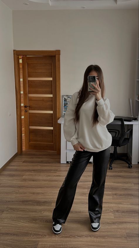 Leather Pants With Panda Dunks, Nike Dunk Low Panda Outfit Women Winter, Nike Black And White Dunks Outfit Woman, Nike Dunk Low Outfit Winter, Panda Dunks Outfit Winter, Black Dunks Outfit Woman, Dunks Panda Outfit, Panda Dunks Outfit Fall, Outfits With Dunks Black And White