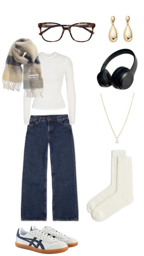 Navy blue, outfit ideas, trendy, cute, scarf, gold earrings, cold weather, winter outfit, college outfit Navy Blue Outfit Ideas, Blue Outfit Ideas, Outfit Ideas Trendy, Navy Blue Outfit, Cold Outfit, Outfit College, Cute Scarf, College Outfit, Blue Outfit