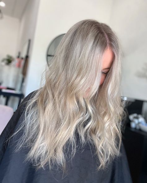 ✨ Bold Blondes Are My Thing ✨ When your blonde waves catch the light just right… 😍 That perfect blend of icy tones and soft dimension makes all the difference! 🤍 Whether you’re craving a subtle touch of brightness or a major transformation, I’ve got you covered. Swipe to see the angles of this Blonde and save this for your next salon inspo! 💇‍♀️👇 Comment below if you’re ready for your own blonde elevation! ⚡️ And tag a friend who needs this in their life 💁‍♀️. Let’s keep your hair looking... All Over Blonde, Blonde Waves, Dark Roots, Tag A Friend, Blonde, Let It Be, Hair