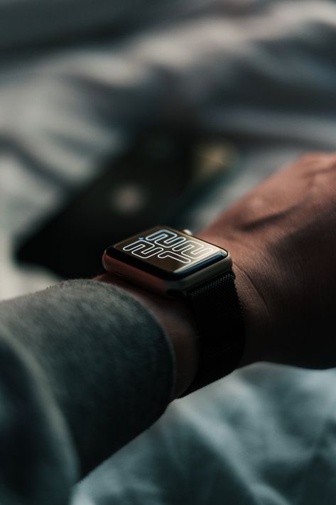 Apple Watch Photography Ideas, Apple Watch Photography, Smart Watch Photography, Apple Watch Running Aesthetic, Fitness Apple Watch, Apple Watch Fitness Aesthetic, Smart Watch Apple, Best Apple Watch, Smart Watch Android