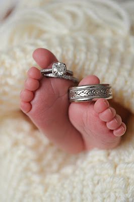 Baby Cute Pictures, Tail Wagging, Baby Poses, Girls Together, Newborn Shoot, Baby Time, Everything Baby, Newborn Photoshoot, Trendy Baby