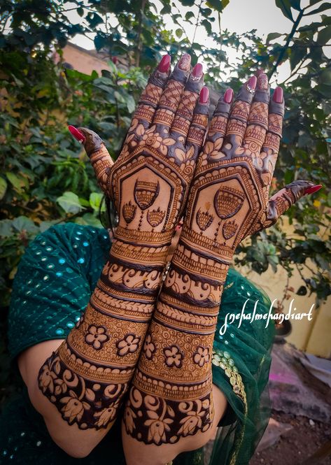 Bridel Mehandi Designs, Heavy Mehandi Designs For Full Hands, Coat Pent Designs, Bridel Mehandi Full Hand Simple, Mehandi Back Hand Designs, Full Hand Mehndi Designs Latest, Bridal Back Hand Mehndi Design, Full Back Hand Mehndi Designs, Heavy Mehndi Designs