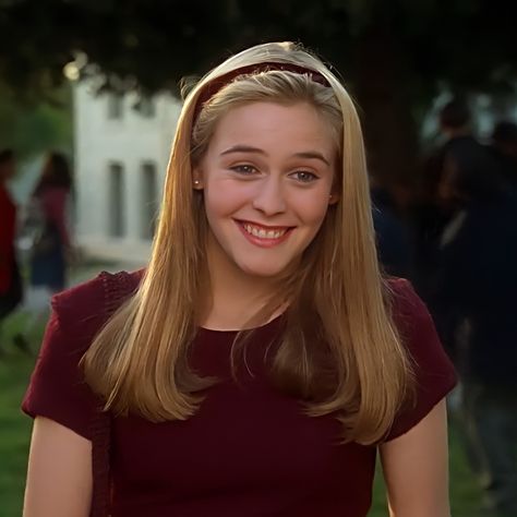 Cher Clueless Hair, Cher Horowitz Hair, Pretty Workout Clothes, Alicia Silverstone Clueless, Clueless Characters, Cher Hair, Cher And Dionne, Clueless Cher, Cher Outfits