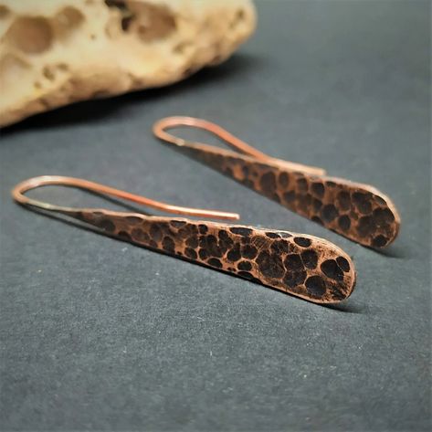 Long Copper Teardrop Earrings Hammered Copper Earrings - Etsy Copper Earrings Handmade, Hammered Copper Earrings, Metal Jewelry Making, Hammered Jewelry, Copper Jewellery, Bijoux Fil Aluminium, Rustic Earrings, Copper Jewelry Handmade, Arrow Earrings