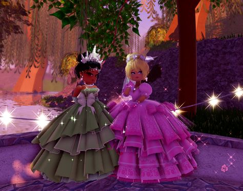 Princess And The Frog Royale High, Royal High Tinkerbell, Royale High Sunset Island Outfit Ideas, Royal Slumber Party Outfit Royal High, Green Glamour Outfit Royale High, Royale High Green Glamour, Somewhere Over The Rainbow Outfit Royale High, Royalween Fits, Sunset Island Royale High Outfits