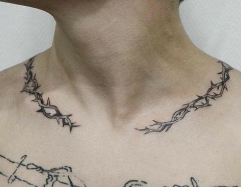 Chain Collarbone Tattoo, Collar Bone Thorn Tattoo, Chain Collar Bone Tattoo, Thorn Tattoo Neck, Around Neck Tattoo Men, Collar Bone Tattoo Barbed Wire, Tattoo Collarbone Men, Neck Collar Bone Tattoo, Tattoo Ideas For Men Collar Bone