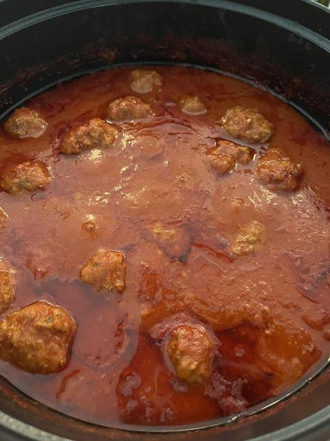 Leftover Meatballs, Macaroni Soup, White Bean Soup Recipes, Meatball Sandwich, Slow Cooked Chicken, How To Cook Meatballs, Homemade Meatballs, Bean Soup Recipes, Creamy Mushrooms