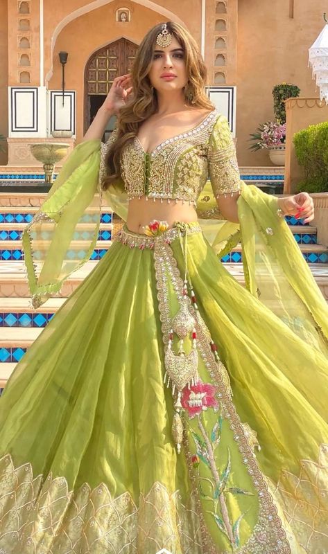 Best Indian Wedding Dresses, Royal Romance, Mehndi Outfit, Haldi Function, Indian Bridesmaid Dresses, Bridal Lehenga Designs, Function Dresses, Latest Bridal Lehenga, Mehendi Outfits