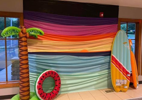 School Dance Decorations, Margaritaville Party, School Dance Ideas, Post Prom, Hawaiian Party Theme, Beach Backdrop, Dance Decorations, Aloha Party, Movie Themed Party