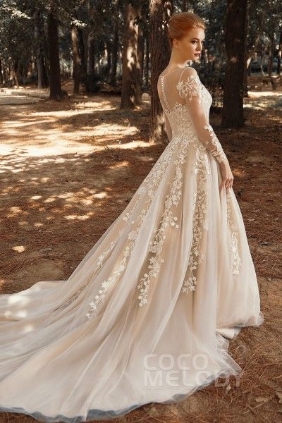 Long Sleeve Ball Gown Wedding Dress, Wedding Dress For Women, Knee Length Wedding Dress, Long Sleeve Ball Gowns, Long Sleeve Wedding Dress, Mini Wedding Dresses, Womens Wedding Dresses, Applique Wedding Dress, Wedding Dress Fabrics