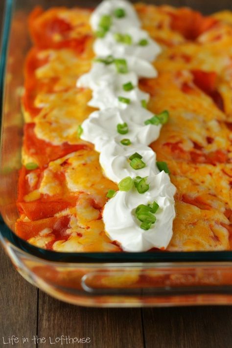 Sour Cream Enchiladas Sour Cream Enchiladas, Ree Drummond Recipes, Cheese Enchiladas, Shepherds Pie Recipe, Enchilada Recipes, Ree Drummond, Red Sauce, Chicken Enchiladas, Mexican Dishes