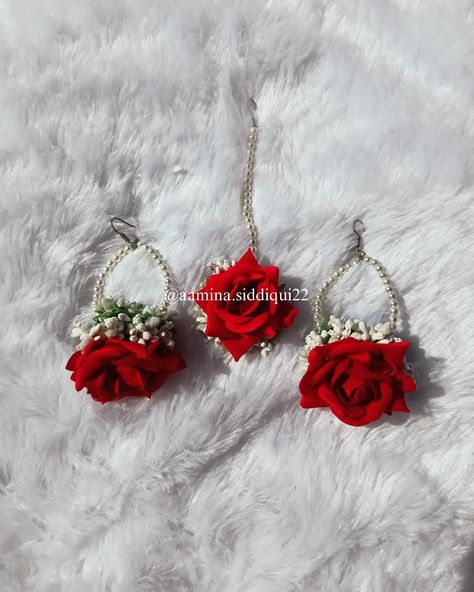 Floral jwellery set Dm for order Conty-7905869506 #floraljewellery #jewellery #floral #artificialjewellery #nikahjwellery #haldijwellery #uphooljwewllery Artificial Flower Jewellery Set, Flower Jewellery For Mehndi, Flower Jewelry Designs, Wedding Flower Jewelry, Wedding Happy, Creative Photoshoot, Bride Floral, Creative Photoshoot Ideas, Handmade Jewelry Diy