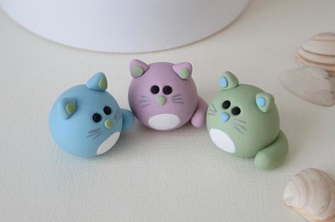 Ceramica En Frio Ideas, Fimo Kawaii, Polymer Clay Figures, Tanah Liat, Polymer Clay Diy, Cute Polymer Clay, Clay Animals, Basic Tools, Cute Clay