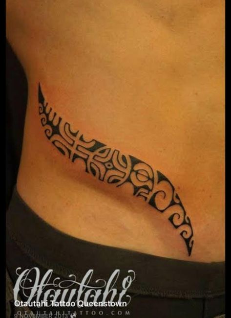 Tahitian Tattoo, Tato Maori, Polynesian Tattoos Women, Purple Tattoos, Waist Tattoos, Belly Tattoos, Maori Tattoo Designs, Geniale Tattoos, Tattoo Style Drawings