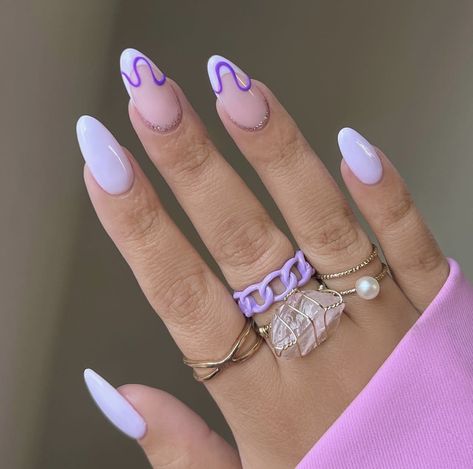 Light Purple Nails, Kutek Disney, Unghie Sfumate, Pastel Nails Designs, Lilac Nails, Lavender Nails, Purple Nail, Almond Nails Designs, Dope Nails