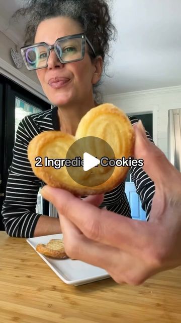 Iléna Tovia on Instagram: "The Best 2 ingredient cookies you’ll ever make! #cookies #palmier #baking #recipe" Palmier Cookies Recipe, 2 Ingredient Palmier Cookies, Videos Of Recipes, Cookie Recipes Easy 2 Ingredients, 5 Ingredient Or Less Recipes Desserts, Puertorican Deserts, Easy Sweets To Make, Quick Christmas Cookies, Deserts Recipes Easy Quick