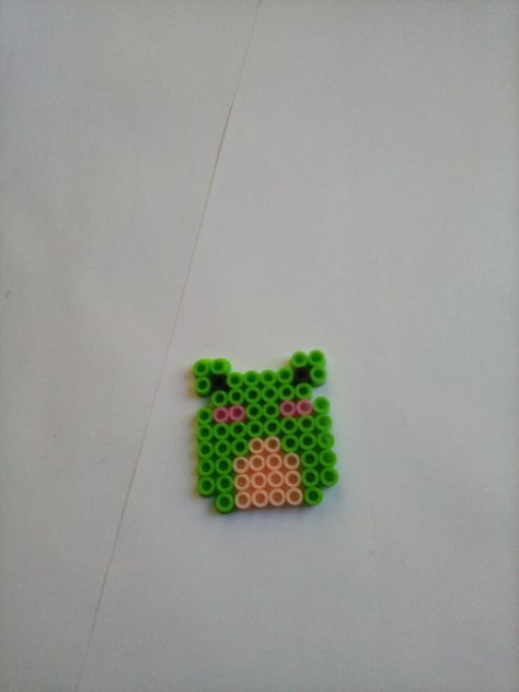 Iron Beads Ideas Cute Easy, Fuse Beads Ideas Cute And Easy, Small Frog Perler Bead Pattern, Cute Perler Beads Designs Easy, Cute Iron Bead Ideas, Pyssla Ideas Cute Easy, Ideas For Perler Beads, Hammer Beads Ideas Cute, Pyssla Ideas Mini