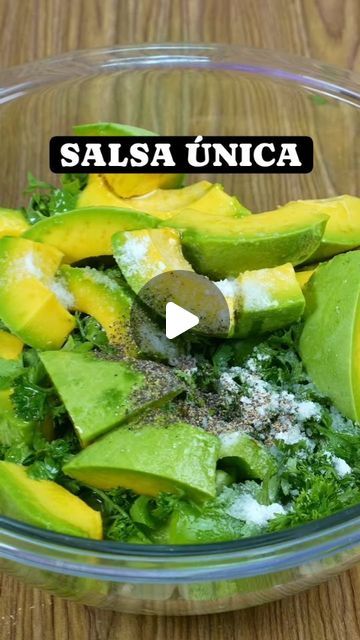 Asesor Rena Ware Colombia on Instagram: "Nuestra salsa única. Una combinación magistral de ingredientes cuidadosamente seleccionados que eleva cada bocado a nuevas alturas de sabor y deleite. Sumérgete en una experiencia culinaria inigualable y déjate cautivar por el irresistible encanto de nuestra salsa exclusiva. ¡Prepárate para un festín de sabores que nunca olvidarás #salsas #aguacate #palta #aguacates #salsaverde #chimichurri #cocinando #cocinacasera #recetas" Salsa Verde, On Instagram, Instagram