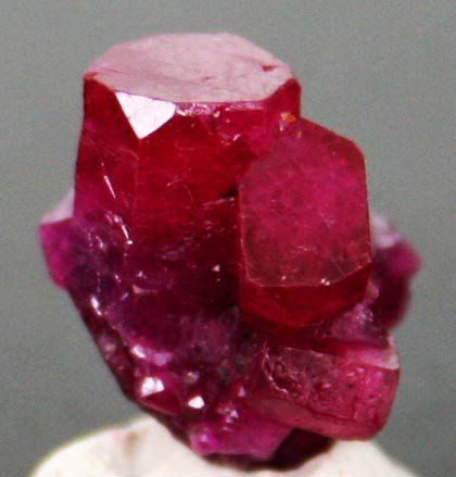 Raw Ruby Gemstone Beautifull rough ruby you can easily observ the ... Raw Ruby, Pretty Rocks, Beautiful Rocks, Mineral Stone, Ruby Stone, Rock On, Ruby Jewelry, Minerals And Gemstones, Rocks And Gems