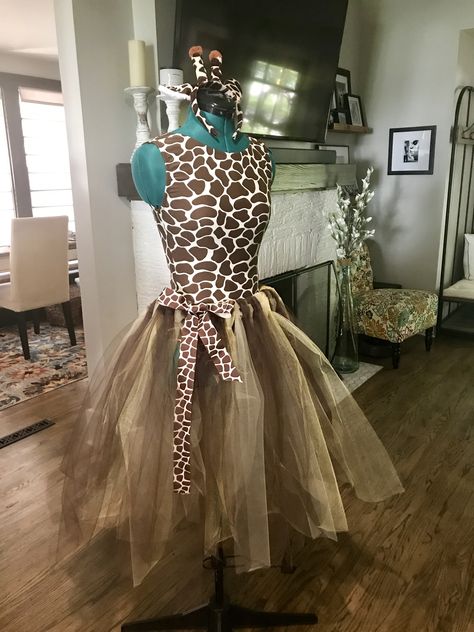 Giraffe Costume / Jungle Party Zoo Costumes For Family, Jungle Dress Up Costumes, Jungle Costume Ideas, Jungle Halloween Costume, Girraffe Costume, Zoo Animal Costumes Women, Jungle Theme Costume, Jungle Costume Women, Jungle Outfit Costumes