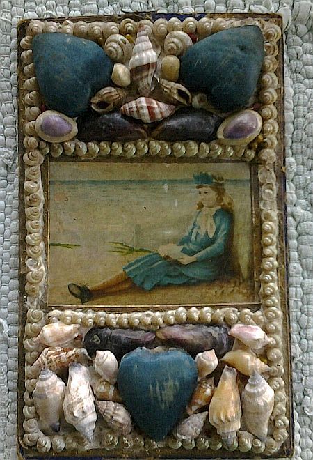 Victorian Shell Art, Valentine Wall Hanging, French Candy, Seashell Illustration, Seashell Decor, Shell Display, Sailors Valentine, Heart Projects, Coastal Beach Decor