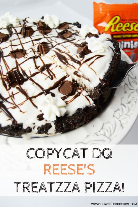 Ice Cream Cake Recipe Easy, Copycat Dairy Queen, Reeses Ice Cream, Dairy Queen Ice Cream, Reese's Recipes, Easy Cream Pie, Diy Ice Cream Cake, Ice Cream Pizza, Dairy Queen Ice Cream Cake