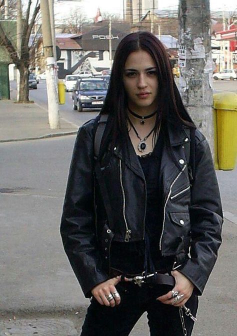 Hippie Rock, Metal Outfit, Black Metal Girl, Metal Chicks, Heavy Metal Girl, Heavy Metal Fashion, Goth Women, Metal Fashion, Rock Punk