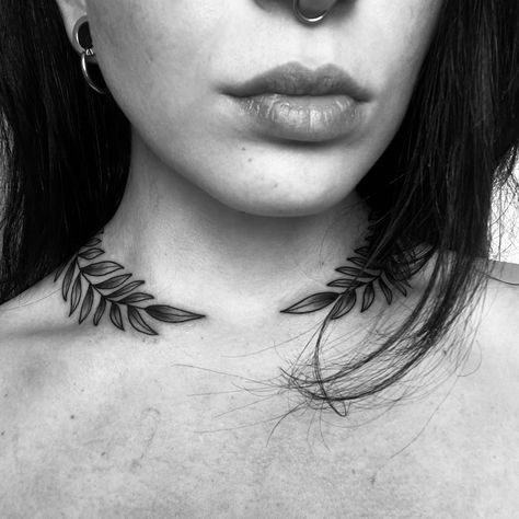 Vines Neck Tattoo, Traditional Collar Bone Tattoo Women, Laurel Wreath Tattoo Women, Wrap Around Neck Tattoo, Leaves Neck Tattoo, Small Throat Tattoos Women, Neck Tattoo Flower, Rosemary Tattoo, Neck Tattoo Women