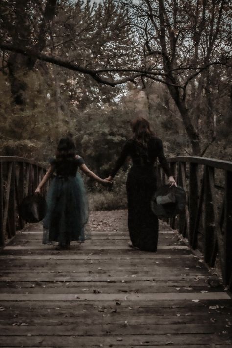 Witchy Family Photos, Steampunk Photoshoot, Fall Photoshoot Family, 30th Birthday Outfit, Spooky Pictures, Newton Photo, Scary Photos, Cute Family Photos, Photographs And Memories