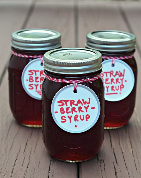 How to make strawberry syrup: a great thing to have on hand for cocktails, homemade strawberry milk or ice cream sodas, baking or just pouring on your breakfast pancakes. Easy DIY recipe. Homemade Strawberry Milk, Strawberry Syrup Recipes, Waffles Breakfast, Canned Strawberries, Canning Jam, Homemade Syrup, Breakfast And Brunch, Strawberry Syrup, Vanilla Syrup