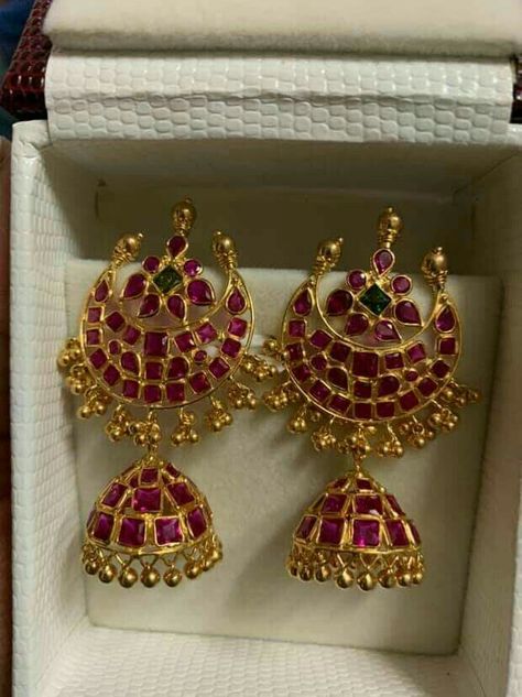 Light weight gold jewellery Light Weight Gold Jewellery, Ruby Necklace Designs, Gold Earrings Indian, Antique Gold Earrings, Indian Jewelry Earrings, Gold Jewelry Outfits, Gold Earrings Models, Gold Jewelry Simple Necklace, Jewelry Instagram