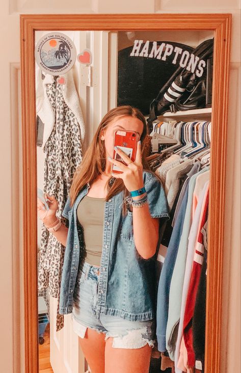 Short Sleeve Jacket Outfit, Button Up Outfit, Short Sleeve Jacket, Jacket Outfit, Denim Short, Sleeve Jacket, Jacket Outfits, The Hamptons, Denim Shorts