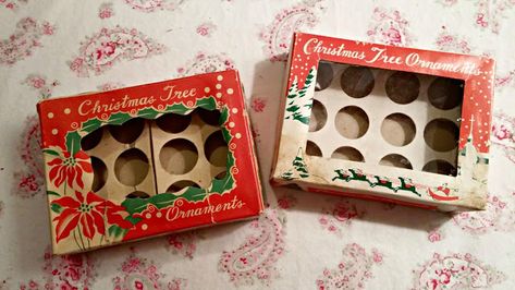 Vintage Ornament Box Dioramas - Little Vintage Cottage Christmas Templates Free Printable Gift Boxes, Xmas Diorama, Christmas Outdoors, Dollhouse Decorating, Christmas Diorama, Christmas Crafts To Sell, Christmas Shadow Boxes, Dollhouse Christmas, Christmas Spices