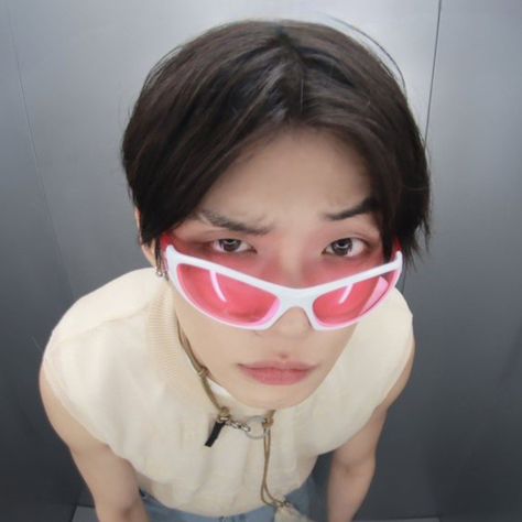 txt yeonjun icon Txt Icon, Choi Daniel, First Girl, Kpop Guys, K Pop Music, Kpop Memes, Pretty People, Beautiful People, Sunglasses