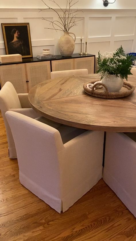 Round Dinning Room Table, Circular Dining Room Table, Dining Room Design Round Table, Organic Modern Dining Table, Cane Console, Circular Dining Room, Organic Dining Room, Round Table Dining, Round Dining Table Decor