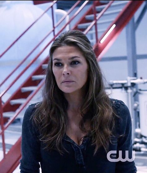 She's so cute #abbygriffin #the100 The 100 Abby Griffin, Abby Griffin, Paige Turco, The 100 Characters, Bob Morley, Person Of Interest, Character Study, We Meet Again, The Hundreds