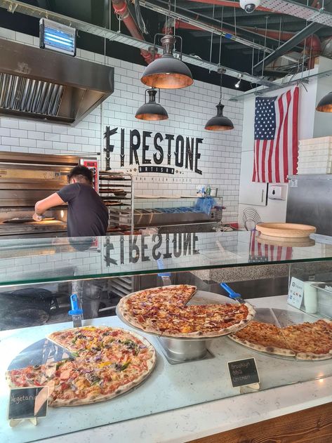 Pizza Store, Pizzeria Design, Pizza Food Truck, Uk Cities, Square Pizza, New York Pizza, New Pizza, Pizza Bar, Bistro Food