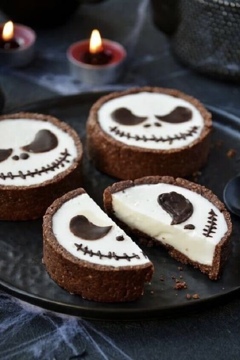 Halloween Tart Cake, Halloween Tartlets, Halloween Tarts, Tarte Halloween, Halloween Recipes Dessert, Halloween Tart, Halloween Dessert Recipes, Halloween Dessert Ideas, Desserts Halloween