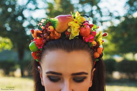 THIS ITEM IS READY TO SHIP! This cute Harvest beaded headband with bright fruits and berries for bright lady!!  Perfect for this coming Fall season!  *I can make for any my items additional accessories like earrings, bracelet or necklace in the same style with headband - feel free to write about custom order!  She is a gorgeous accessory for your special occasions such as photo shoots, wedding, halloween party, engagement, birthdays, bridal shower or hens, and or for you to dress up on any or... Fruit Headpiece, Fairy Fruit, Fruit Headband, Fall Crown, Cosplay Crafts, Work Engagement, Elf Tiara, Wedding Flower Hair Pieces, Deco Fruit