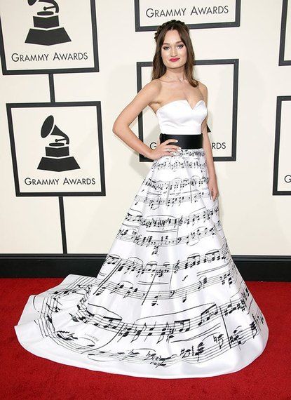 Music Note Dress, Vegas Ideas, Music Dress, Grammy Awards Red Carpet, Revealing Dresses, Celebrity Red Carpet, Music Fashion, Red Carpet Dresses, Vogue Fashion