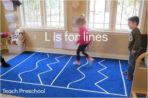 L is for lines. I love this activity for so many reasons but the big one is integrating learning and movement. So great for brain development. Plus good for learning balance and self regulation. Preschool Gross Motor, L Activities, Letter L Crafts, Preschool Letter, Preschool Music, Gross Motor Activities, Interactive Experience, Preschool Class, Movement Activities