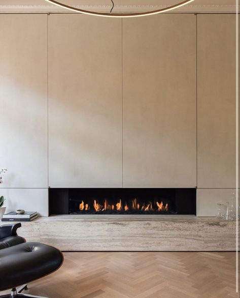 Mid Century Modern Fireplace, Contemporary Fireplace Designs, Moore House, Fireplace Designs, Fireplace Tv Wall, Linear Fireplace, Modern Bungalow House, Bedroom Fireplace, Contemporary Fireplace