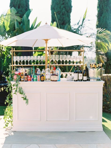 Floralized white cocktail bar for a San Diego private estate wedding. Photographed by San Diego film photographer Cavin Elizabeth. Wedding Bar Decor, Wedding Drink Sign, Idee Babyshower, Cocktail Ideas, Event Bar, Private Estate Wedding, White Cocktails, Drink Bar, All White Party